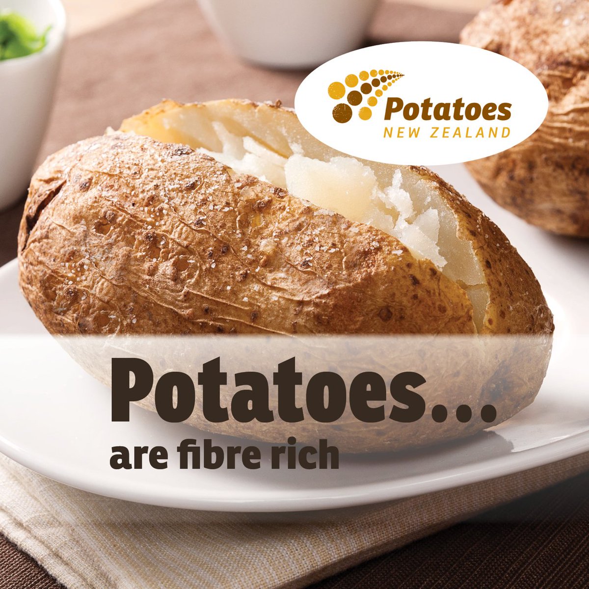 PotatoesNZ's tweet photo. Potatoes are fibre rich, especially when you keep the skin on. Fibre can help prevent heart disease, diabetes, weight gain and some cancers, and can also improve digestive health.
 #potatoes #nutrition #fibre
#welovespuds #potatofacts #potatoesnz https://t.co/sltuPhzN4Y
