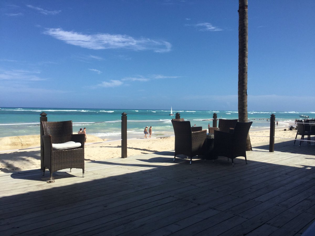 DennisTravale's tweet image. Finally home after @airtransat of flight &amp;amp; baggage delays but, whether we are @OceanBlueSand or in @NorfolkCountyCA WE ARE HOME!! Thank you Ebert &amp;amp; staff for your continued excellent hospitality.