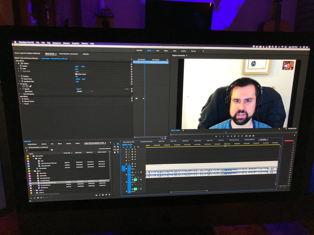 chrisbintliff's tweet image. It's a big week for #RightMessage and I'm having a blast building the premium #course to help out this kickass team and product. Editing a fascinating conversation between me and @brennandunn that is a goldmine in business-proven conversion-boosting how-to's.