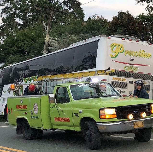 En la madrugada del sabado el <a href="/grupogale/">Grupo Galé</a> del maestro <a href="/diegogaleglobal/">Diego Galé</a> sufrió un accidente sin saldos que lamentar