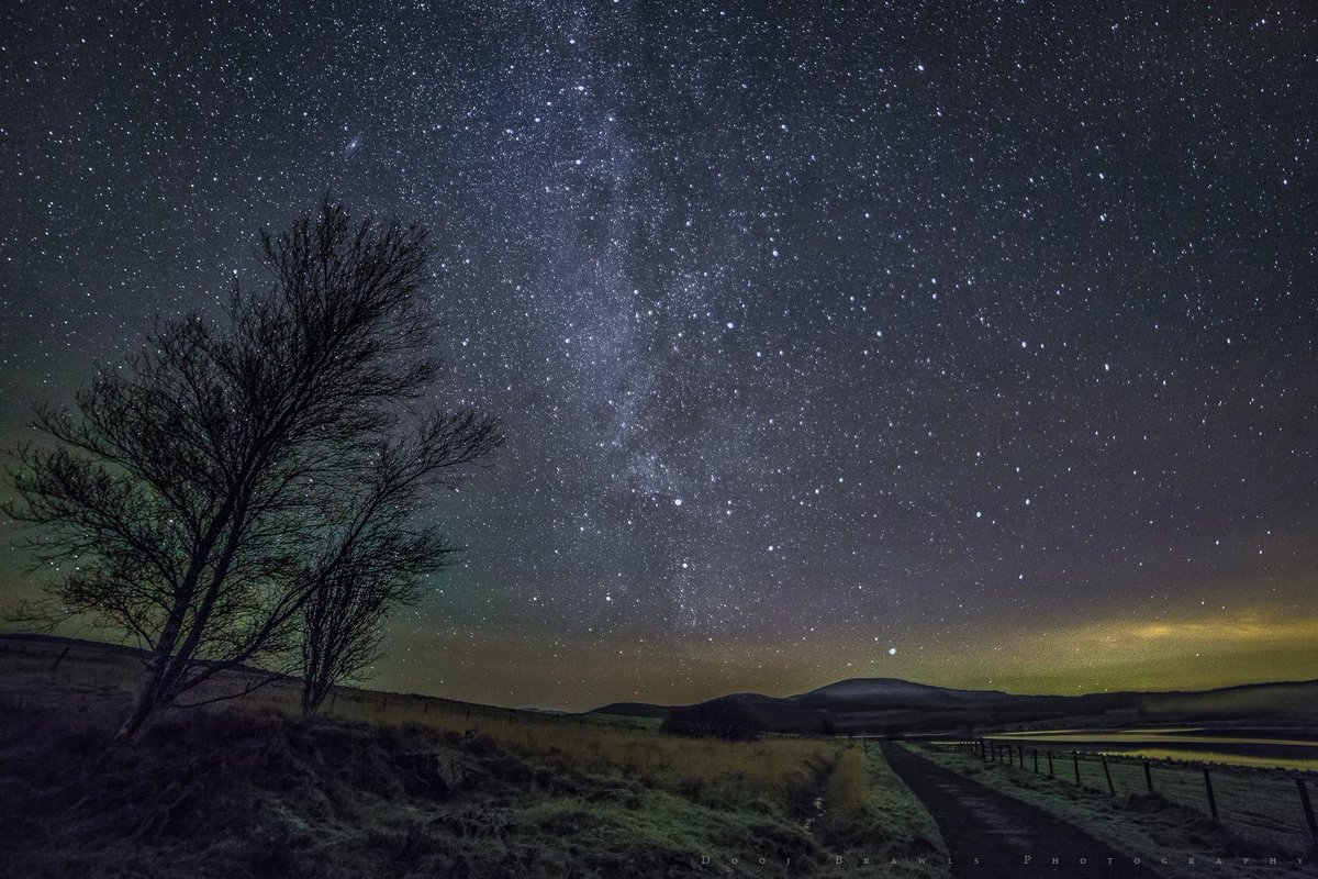 Cold nights aren't just for staying in by a warm fire, they're for going out and admiring the skies! 🔭 📷 FB/Dooj Brawls Photography #LoveDandG @Gallowayforest #Clatteringshaws