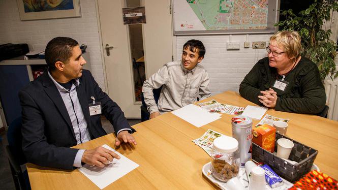 Salim el Meriami (<a href="/el_meriami/">Salim EL meriami</a>), organisator van de sinterklaasintocht met kameel, is Amsterdammertje van jaar 2017 s.parool.nl/t-a4556975/
