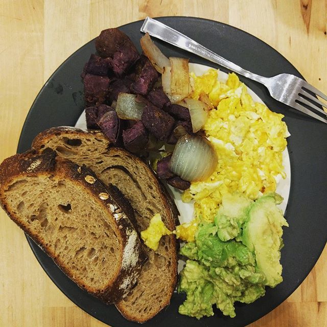 BarbarianBread's tweet photo. White-wheat toast with a full breakfast. Nothing better to do with bread! #sourdough #wholewheat #breakfast #vegetarian https://t.co/NdS4zJjAM3 https://t.co/Mj2sFbai8h