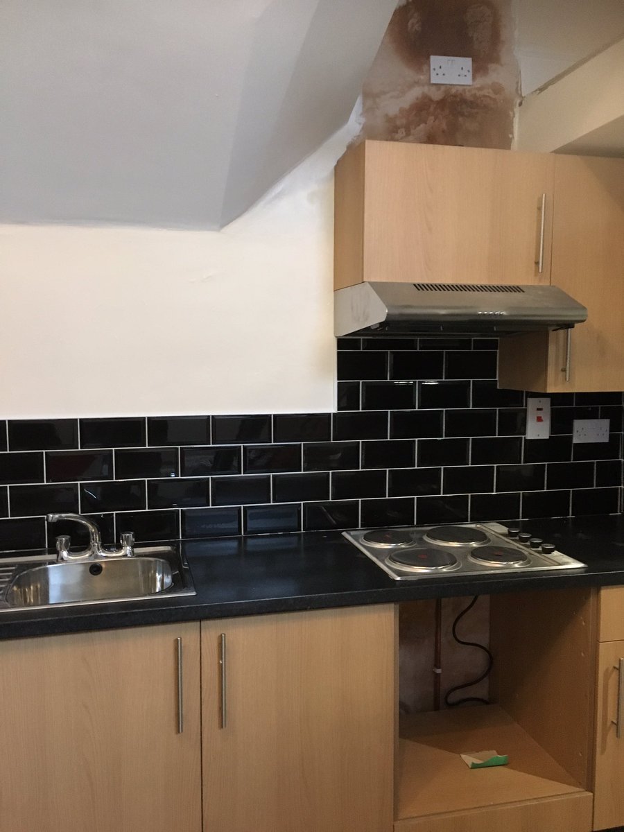 leedstilers's tweet photo. @leedstilers @Andrews_Tiles @tiletrix @toptileraward @TilemasterTeam @tilemasteradhes @KerakollUK @GenesisAPS @Genesisgscr @tradectory @cptiling @BrevetiMontolit #leeds #kitchentiling #studentaccomodation #studentsflatsleeds #leedstiling #tilinginleeds #sundayfunday #tilelife https://t.co/i8FVlfdsOa