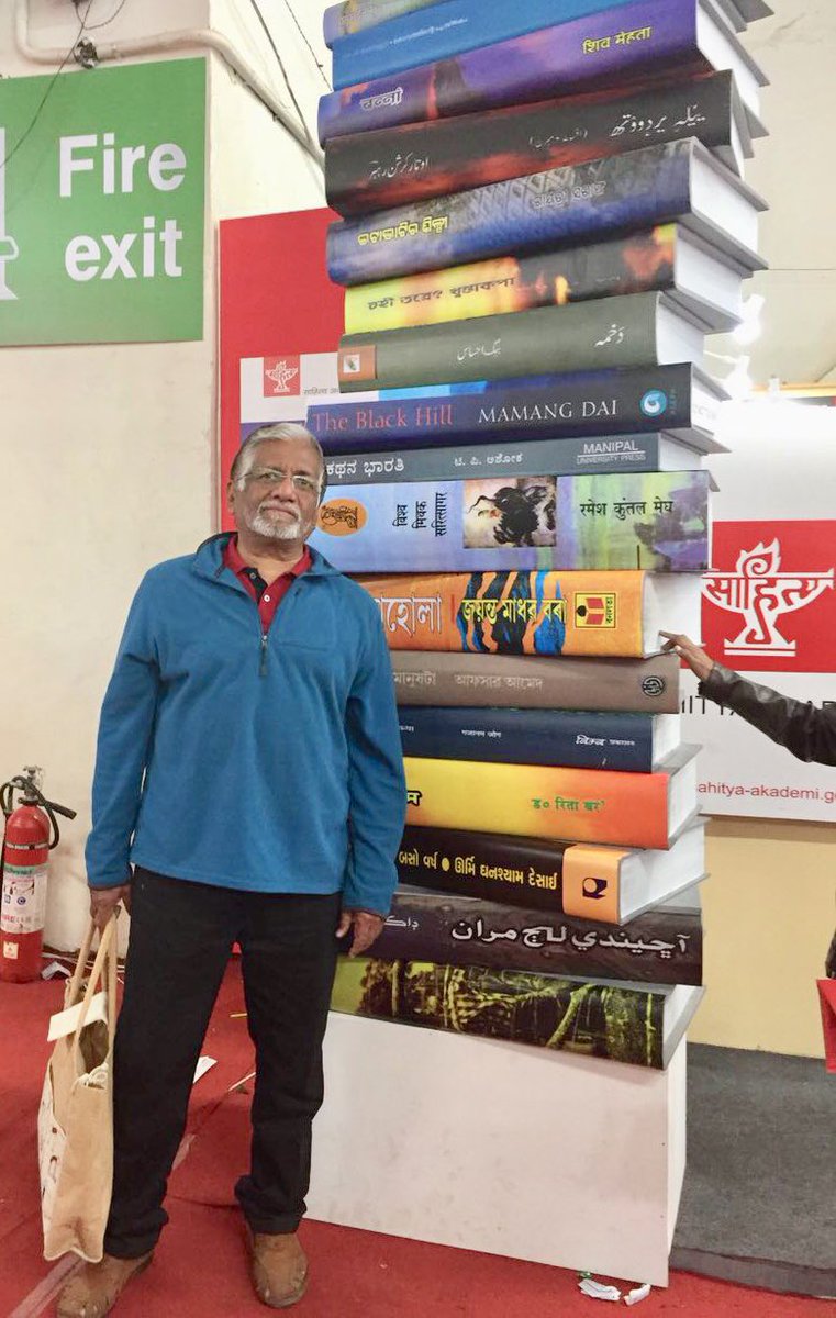 aquilbusrai's tweet photo. Oh the love of books 😍... spent two leisurely afternoons during weekend at the World Book Fair in Delhi ... lovely collection... enjoyed browsing n buying 👌👌#WorldBookFair2018 #booklovers https://t.co/EvpJloUHZ0