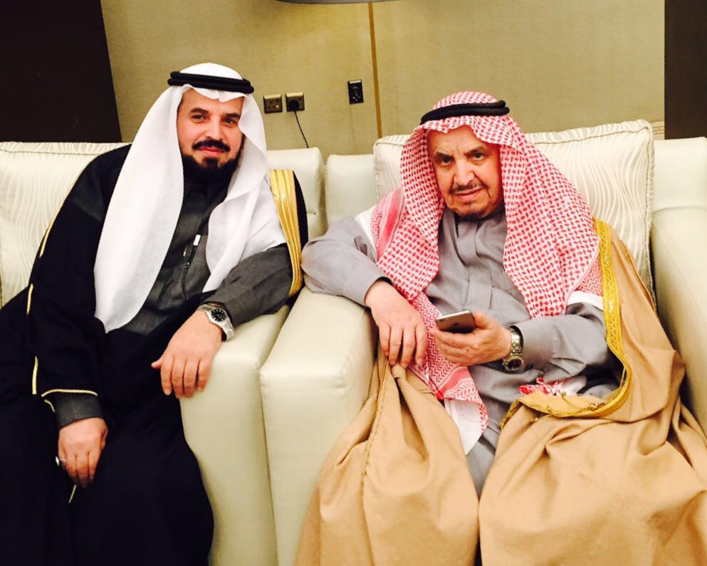 Abu_Jawad1's tweet photo. التقيت المربي الفاضل الأستاذ #عبدالعزيز_الشيحة  مدير المتوسطة الأولى ، و قبلت رأسه و شكرت له موقفه التربوي ورفضه و نصيحته لي بعدم الانتقال من المعهد العلمي للمتوسطة ،و قال لي :لا تنقل عندنا فالمعهد خير و أبقى و قد صدق
#المعاهد_العلمية
#المتوسطة_الأولى
#التعليم
#المربي https://t.co/5Y5fnEfJTh