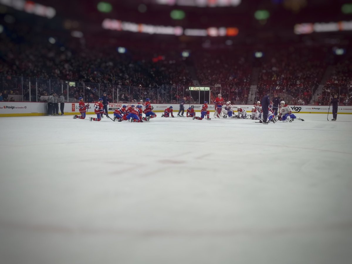 Moog6664's tweet photo. #ProvigoHabsGo Fan Practice was a real treat. Thanks @CanadiensMTL. And thanks @ProvigoQc for the actual real treats. Yummy! https://t.co/qntQwtaD3s