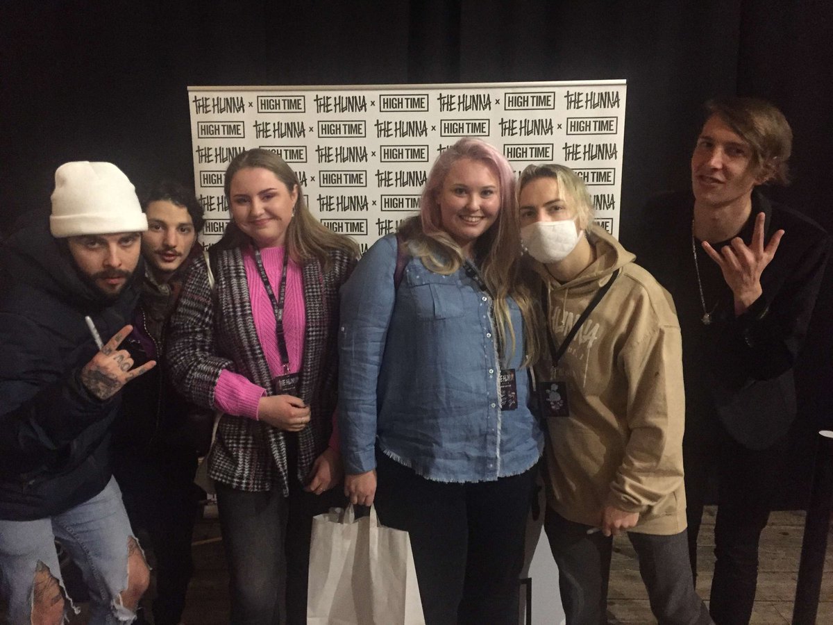 Becsssapsforsd's tweet photo. Best start to 2018 @THEHUNNABAND @coastsband https://t.co/IBJ8ySjrxK