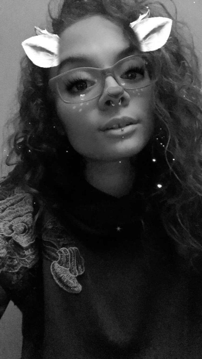 Skilaa_Rayn's tweet photo. Bad bitches https://t.co/wJ4xncf7GO