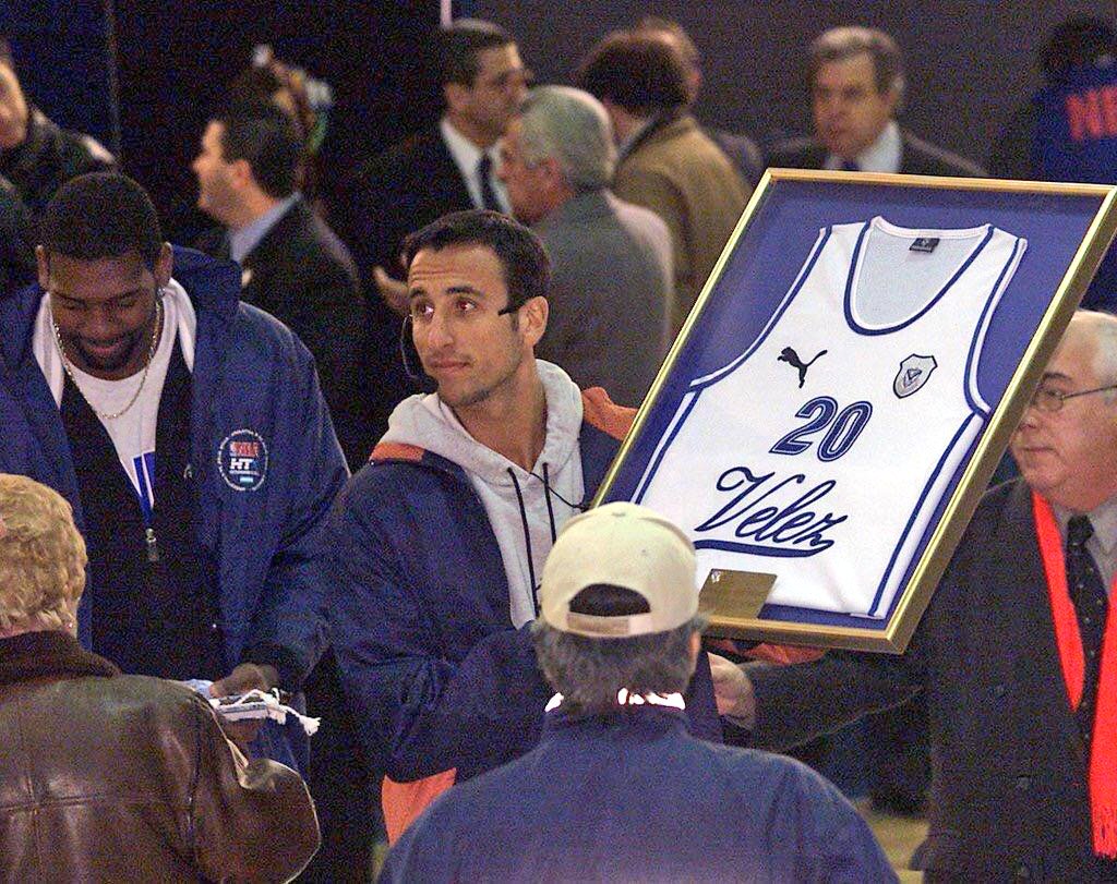 Vélez Sarsfield (@velez) on Twitter photo En #Vélez nos sumamos a la campaña para que el enorme <a href="/manuginobili/">Manu Ginobili</a> esté en el All Star Game 🏀 Cada RT es un voto #NBAVote Manu Ginobili. ¡Sumate con el tuyo! 📩 En #Vélez nos sumamos a la campaña para que el enorme <a href="/manuginobili/">Manu Ginobili</a> esté en el All Star Game 🏀 Cada RT es un voto #NBAVote Manu Ginobili. ¡Sumate con el tuyo! 📩