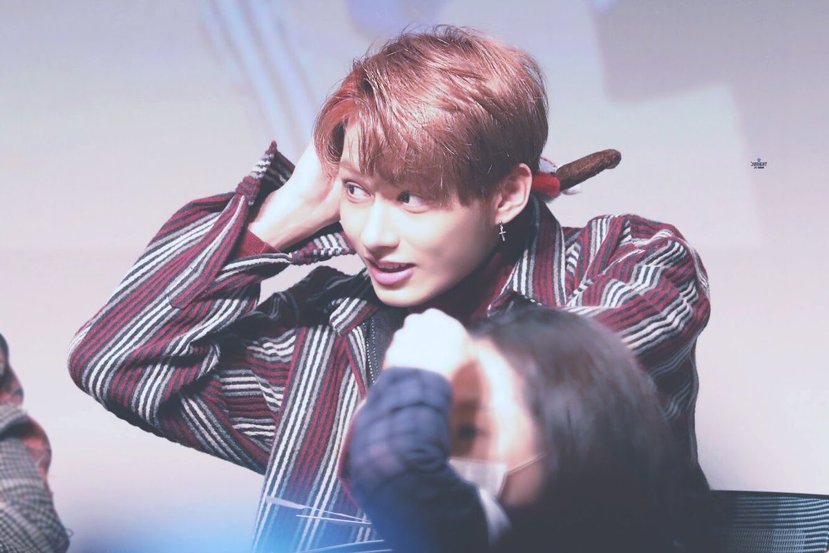 171111 신나라 팬싸 

#文俊辉 #문준휘 #준 #JUN #세븐틴 #SEVENTEEN
<a href="/pledis_17/">세븐틴(SEVENTEEN)</a>