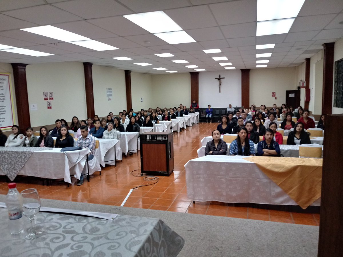 StalinBernal's tweet photo. Ayer inauguramos un nuevo programa de capacitación especializada desde @EcontinuaUcacue, que forma parte del Portafolio 2018 que ofertamos desde la #UniversidadCatólicadeCuenca 

¡ Gracias por su confianza y credibilidad ! https://t.co/nZ5iyms31Q