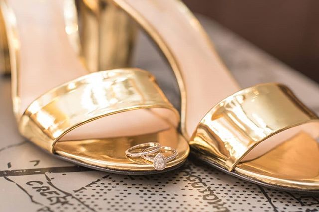 Did you know I have a Pinterest board dedicated entirely to gorgeous shoes for your wedding day? 👠 It's solely for your benefit, and has nothing to do with my lifelong shoe obsession, I promise. 😜 And Jennifer's gold shoes above? Perfection. 😍✨ 📷… ift.tt/2Dd1C5f