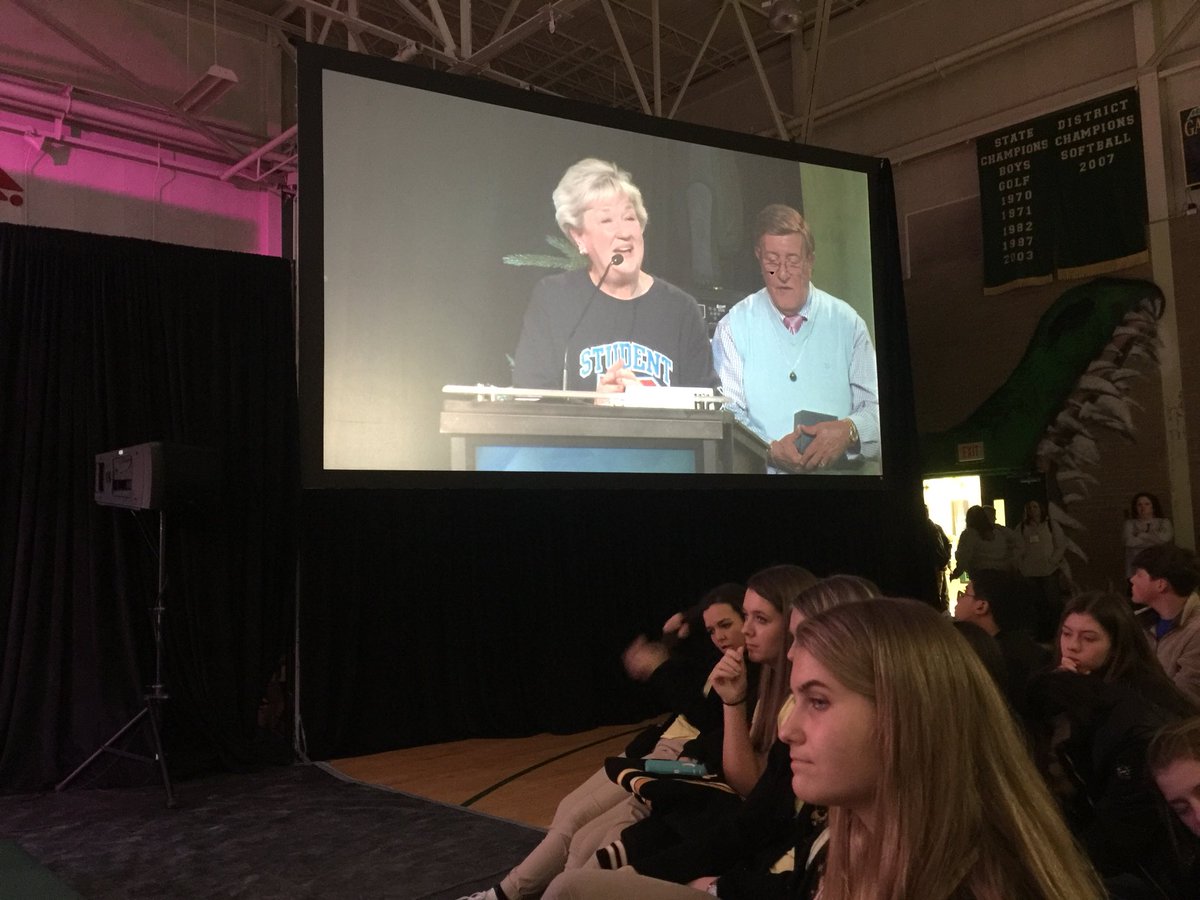 CSHSGators's tweet photo. RT CSHSGators: Kay Robinson, Principal of First Baptist Church School, awarded a Principal of the Year at #LASC2018 at Captain Shreve today. #OnceUponATimeConference2018 https://t.co/PrLBMVW3EM #GoGators