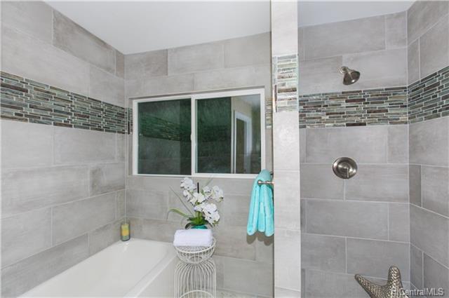HawaiiHomesIntl's tweet photo. BRAND NEW HOME in a prestigious and quiet neighborhood perched on a hill with panoramic views of Enchanted Lake and the ocean! 
- 5 b / 3 b
- 2,871 SF

For Instant Info Visit!
https://t.co/XSN8pqsQwy

#Kailua #Home #HomeForSale #Honolulu #LuxuryHomes #Luxury #Estates #Hawaii https://t.co/jVmQXtFs3B
