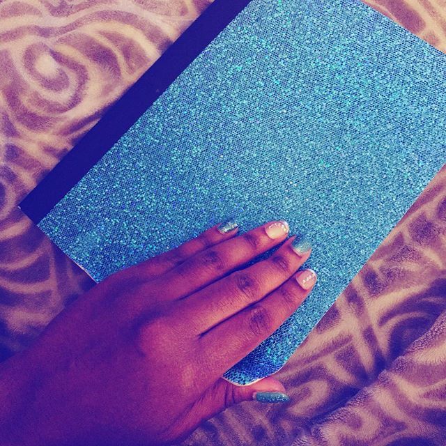 SnapBack_Co's tweet image. When you’re a magical stationery junkie, and unintentionally manifest a journal that matches your nails 💅🏾
🦄
🦄
🦄
🦄
#TheRichMom
#PresenceOverPresents
#BlackFamiliesMatter ift.tt/2mAzJdR