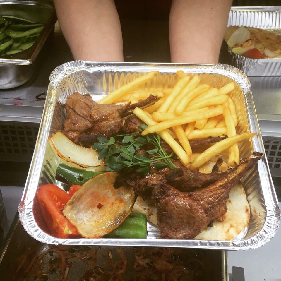 BrackleyKebab's tweet photo. This delivered to the door takes the whole lot of wow!! #kebab #kebabhouse #foodie #foodphotographer #lambchops #dinner #winner #succulent #chops #lamb #goodness #tray #goodfood #delivery #brackley #foodporn #weekendvibes #kebabshop #lookatmenu #tasty #options @brackleykebabhouse https://t.co/K5frcN989C