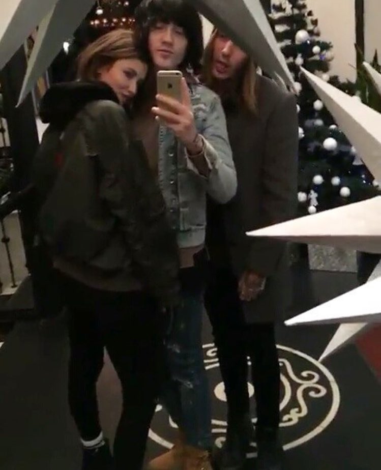 bestpicsofdenis's tweet image. Pretty much missed some of the stories cause my phone was acting a bitch but here some screenshots