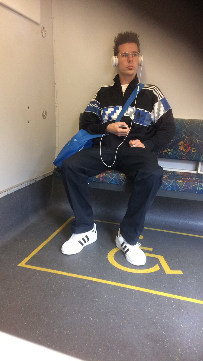 Oh the things you see on the train #StayGangsta