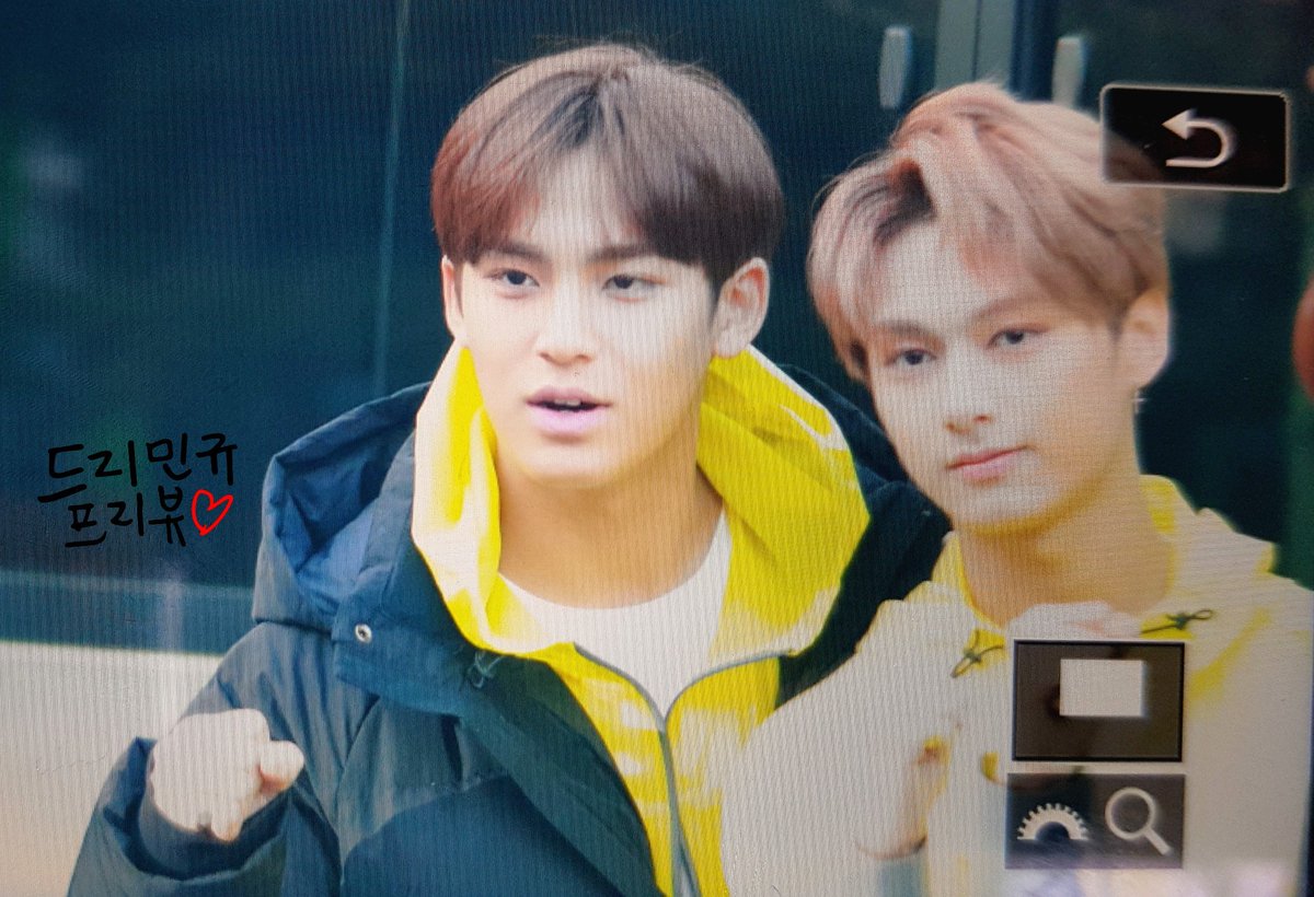 dreamingyu_0406's tweet photo. 180115 아육대 출근 #민규 #세븐틴 #MINGYU #SEVENTEEN https://t.co/8cbr0c0yQC