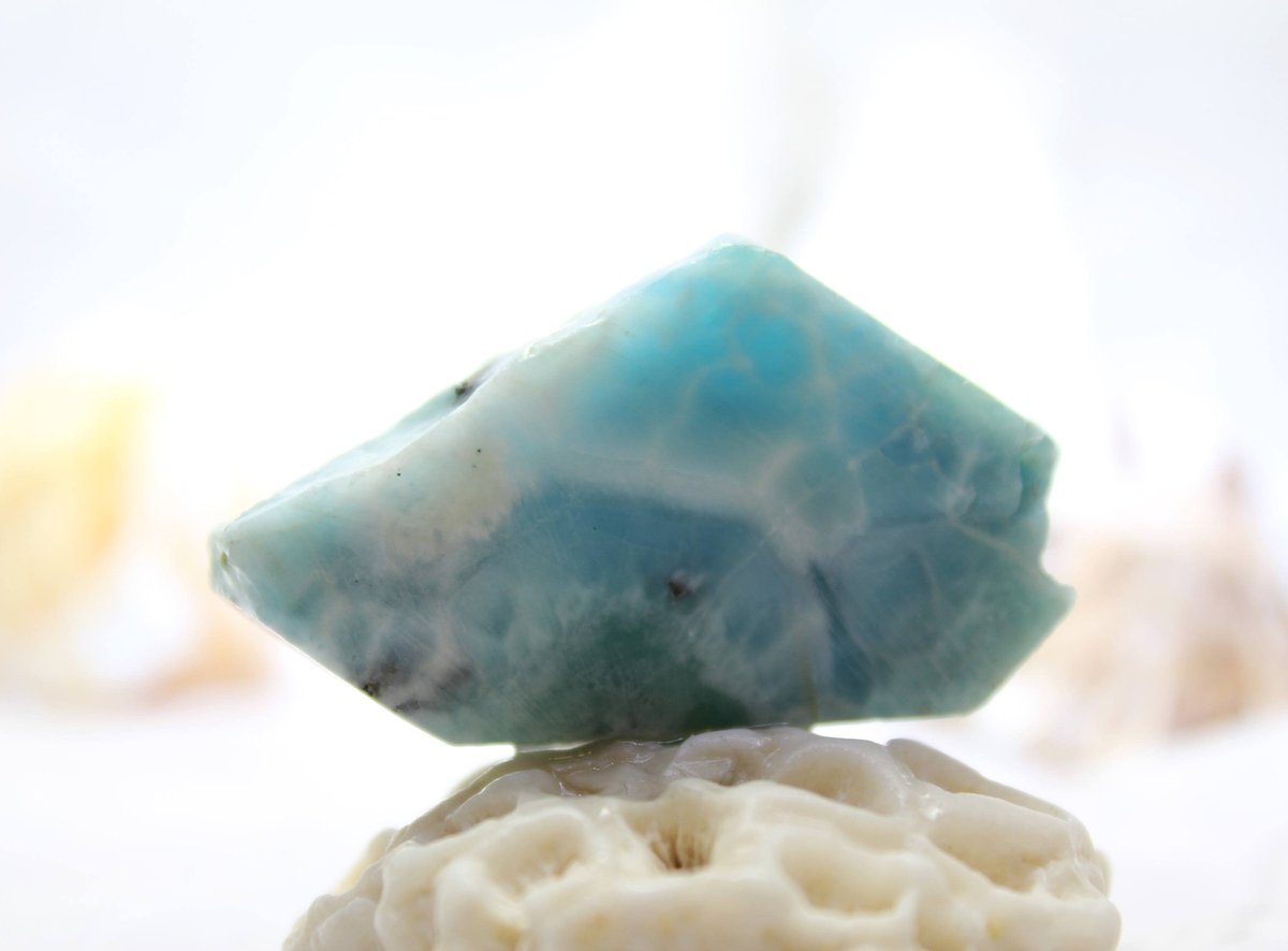 Yu2Xiaogang's tweet photo. Larimar 16g Slab Free Form unpolished Lapidary Caribbean Blue Pectolite… https://t.co/Te3h3UrJq5 #boho #RoughLarimar https://t.co/7WxefMoObV
