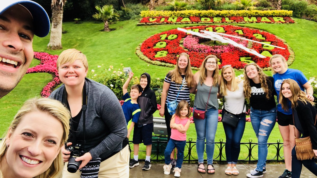 DrakeWGolf's tweet image. We have 490 followers, how fast can we get to 500?? And then 1000?? Retweet please! #ChileDawgs #flowerclock