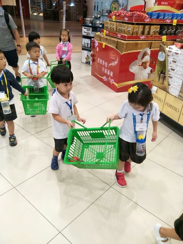 Little B's excursion to the supermarket to get the ingredients needed for his cooking classes #thelittletroublemakers #bljy #possopreschool
