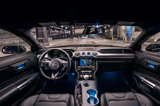 autodinamicomx's tweet photo. Para conmemorar los 50 años de la película "Bullitt" con Steve McQueen, Ford presentó en el Auto Show de Detroit al Mustang Bullitt, una edición especial que incluye motor V8 5.0L con 475 hp y 420 lb-pie

¿Te gustaría que llegaran algunos ejemplares a nuestro país? https://t.co/2nSK4SdL1F