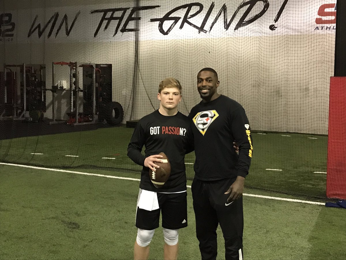 c0lefreeman's tweet photo. The separation is in the preparation @Mad_Qb @ErikRichardsUSA @CoachDale2 @nucfootball @DarinSlack @FBUNortheast https://t.co/TGOpncunDZ