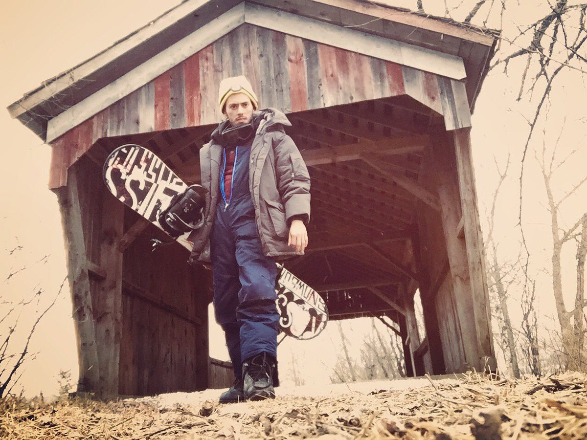 Minion wants to conquer the mountain