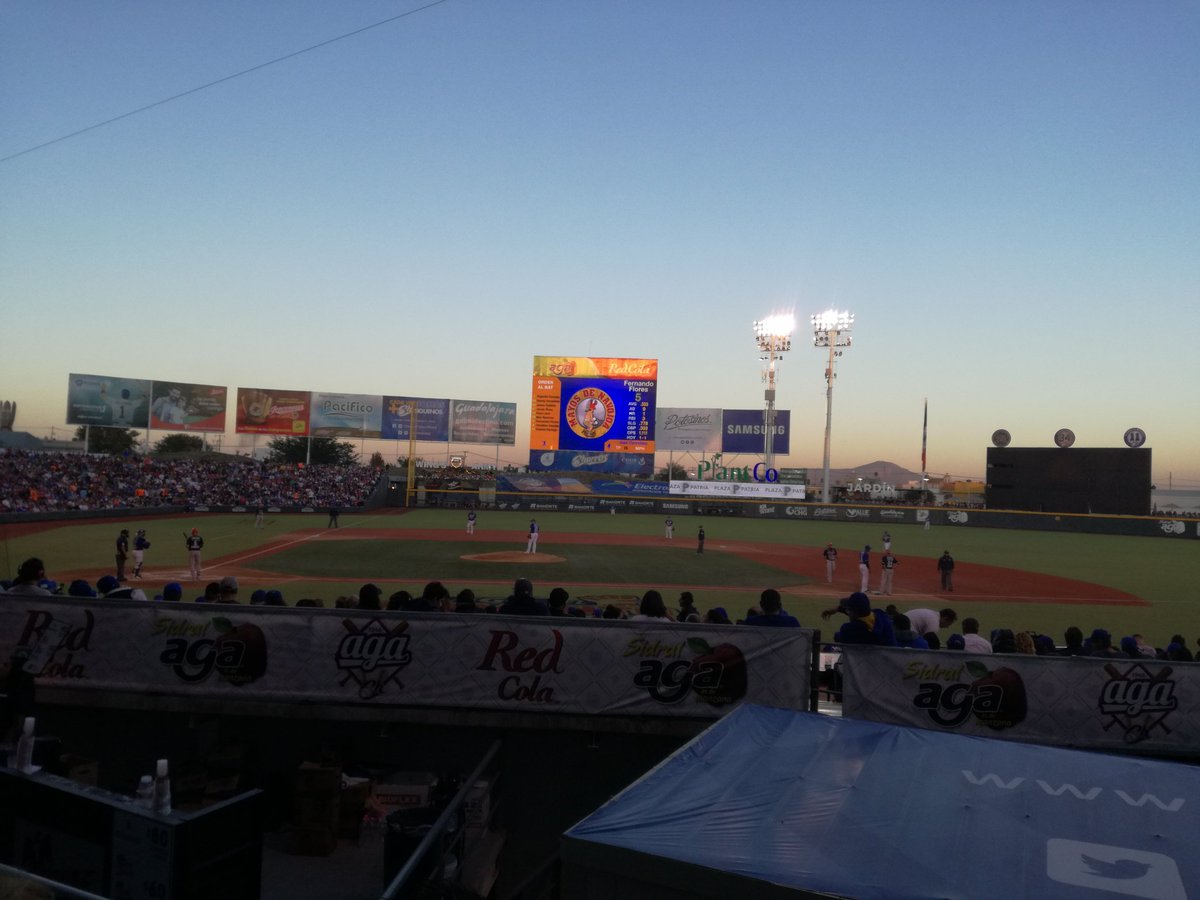 A_Pelo's tweet photo. @yorchvfx @Chivas @steelers @charrosbeisbol Esperemos https://t.co/Wb7Etlz7RZ
