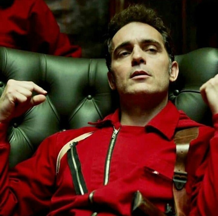 lacasadepaperbr's tweet photo. Não consigo odiar o Berlim, pra mim ele é um dos melhores personagens da série.
#LaCasaDePapel https://t.co/tc4lpY861h