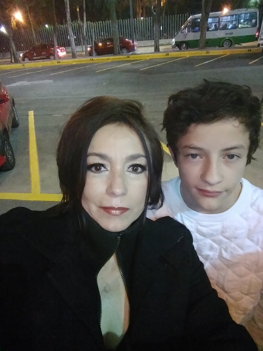 CamarenaColumba's tweet image. Hola a todas las chicas coders hermosas!! .....qué tal el concierto??........genial no?? Amo a cd9.......y a mi Alon!!!! Guauuuu!!