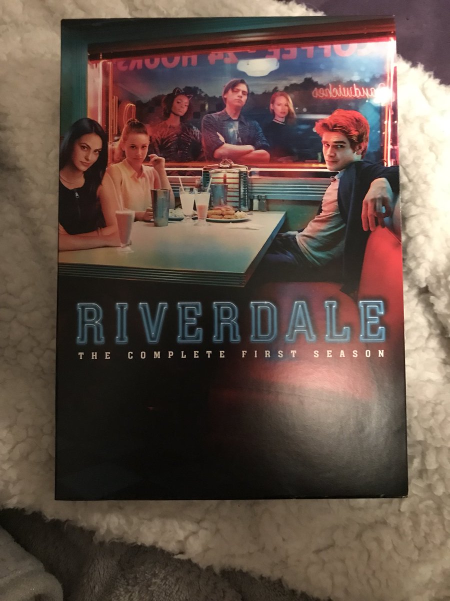 Jsrigs's tweet image. Best hubby ever bought me this! Now I can re watch it over and over 😍😃. #lovethisshow #riverdale @CamilaMendes @lilireinhart @colesprouse @kj_apa