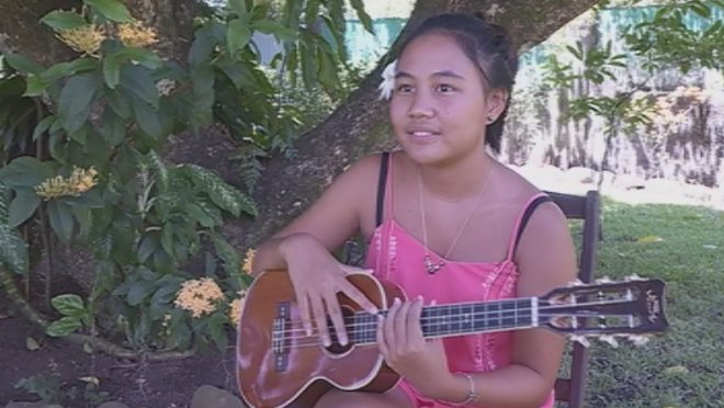 Polynesiela1ere's tweet photo. Raumata, une chanteuse de talent: Raumata Raumata est seulement âgée de 15 ans. La jeune fille a la voix d'ange sort déjà son premier un album "A ori, a himene". Elle a commencé à chanter à l'âge de 4 ans avec son père Roger, musicien… https://t.co/8THUSZEsfg #musique #culture https://t.co/8NxCFGsE9V