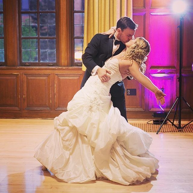 TheWeddingCat's tweet photo. When I watched Jennica and Andrew perform their first dance together, I kinda teared up a bit. The whole scene was so beautiful! And now, Jennica is sharing her wedding story on the blog (Link: @theweddingcat). @jo_live_05 @tmarie2010 took the pretty pic… https://t.co/eN4Ct0ncAo https://t.co/XlgHfL9kZw