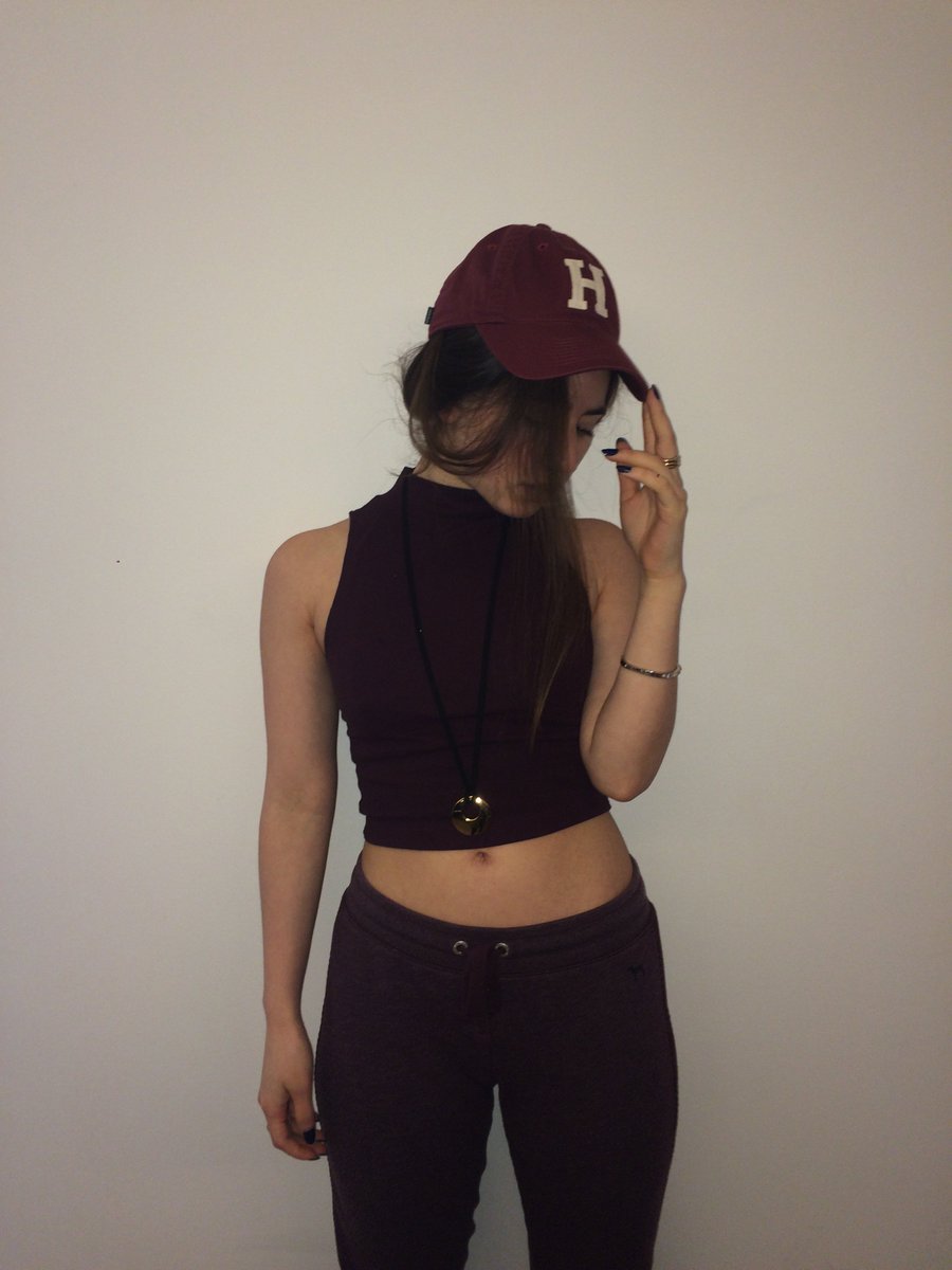 LaColombeGirl's tweet photo. For now... check out some past looks to get yourself ready for the new ones!
Link to "The Maroon Chill" outfit post":
https://t.co/5XykOPLi8h https://t.co/x5WhjRbDo4