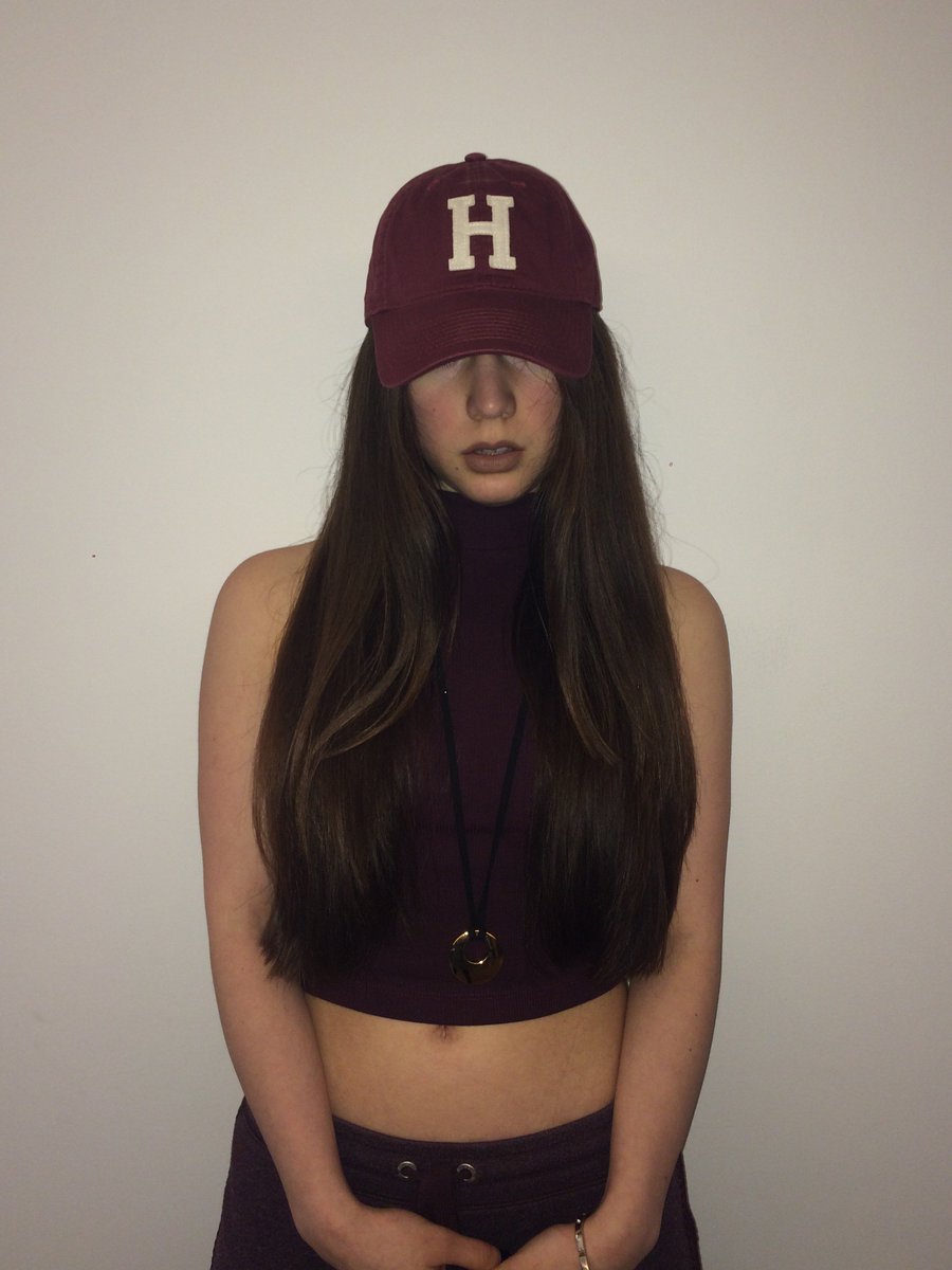 LaColombeGirl's tweet photo. For now... check out some past looks to get yourself ready for the new ones!
Link to "The Maroon Chill" outfit post":
https://t.co/5XykOPLi8h https://t.co/x5WhjRbDo4