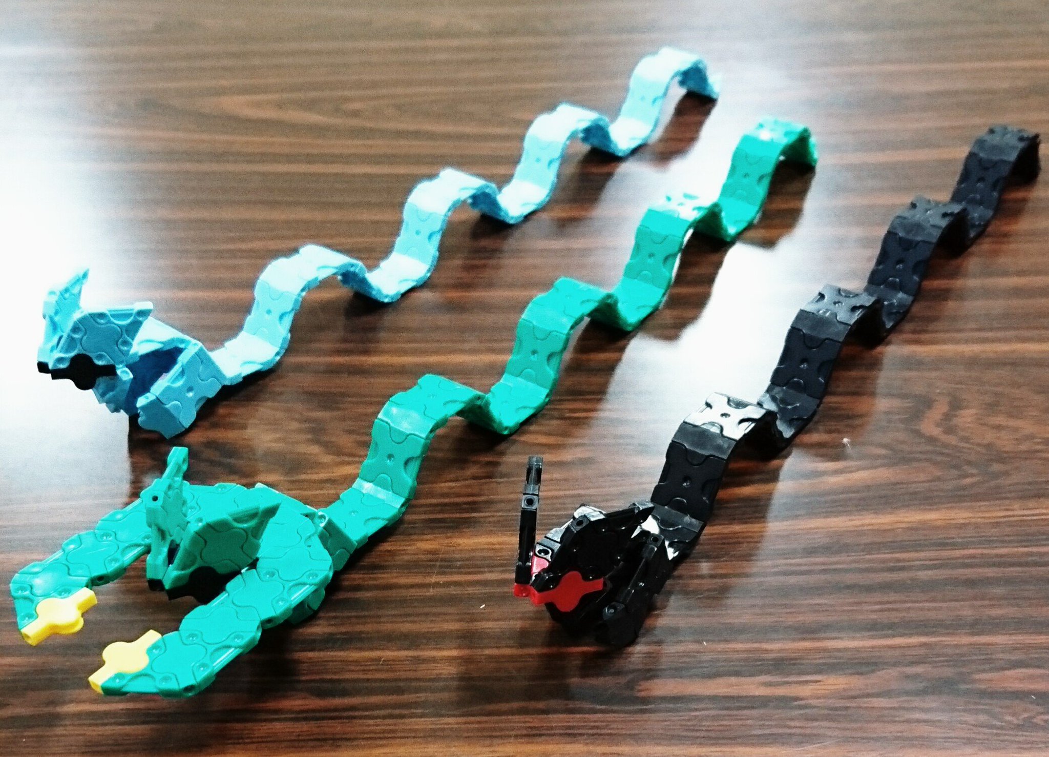 フィニ در توییتر 次男くん新年のlaq作品 コマがめっちゃ綺麗に回ってびっくり 艸 コマ ルギア ポケモン レックーザとメガレックーザ ポケモン Laq