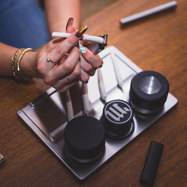 MysterHighEnd's tweet photo. Ready to roll... #stashtray https://t.co/h8FJgr6lWA https://t.co/TXas8FLq9C
