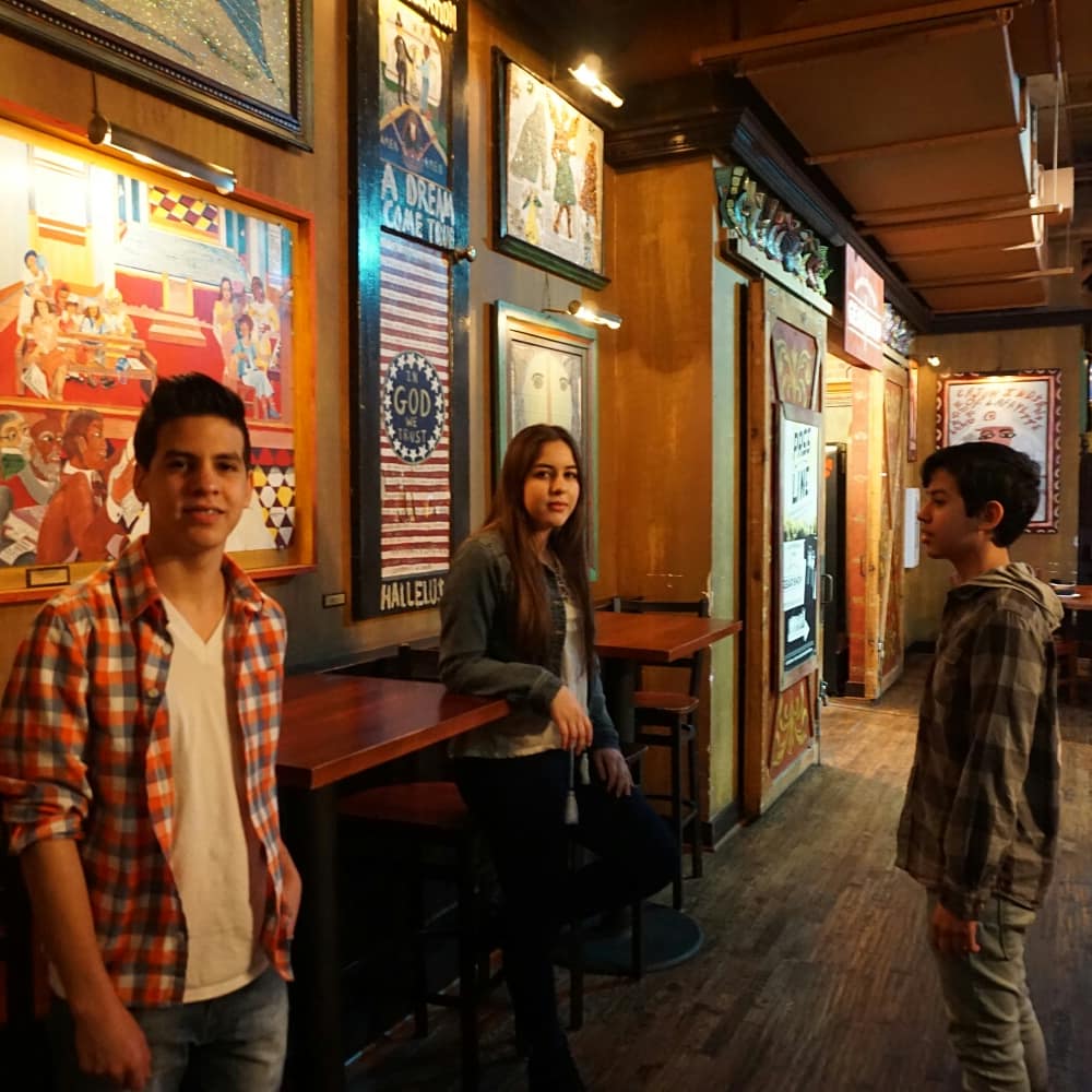terna_official's tweet photo. Gran día en el House of Blues en Dallas, gran experiencia con personas increíbles🎶
----------
Great day in the House of Blues in Dallas, 🎹great experience with incredible people🎤
•
#Terna #YouTube #houseofblues #Piano #OpenMic #Drum #Bass #siblings
•
https://t.co/VPNyktoa5A https://t.co/o2E2OZP8aN