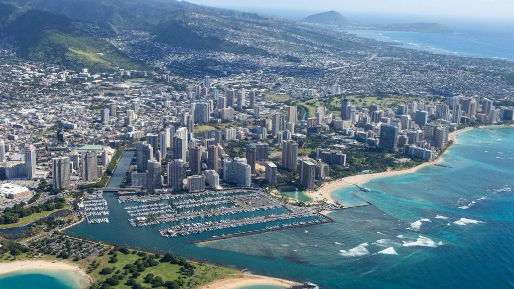 Idiot who sent out Hawaii Missile alert not fired - just re-assigned (and sorry)