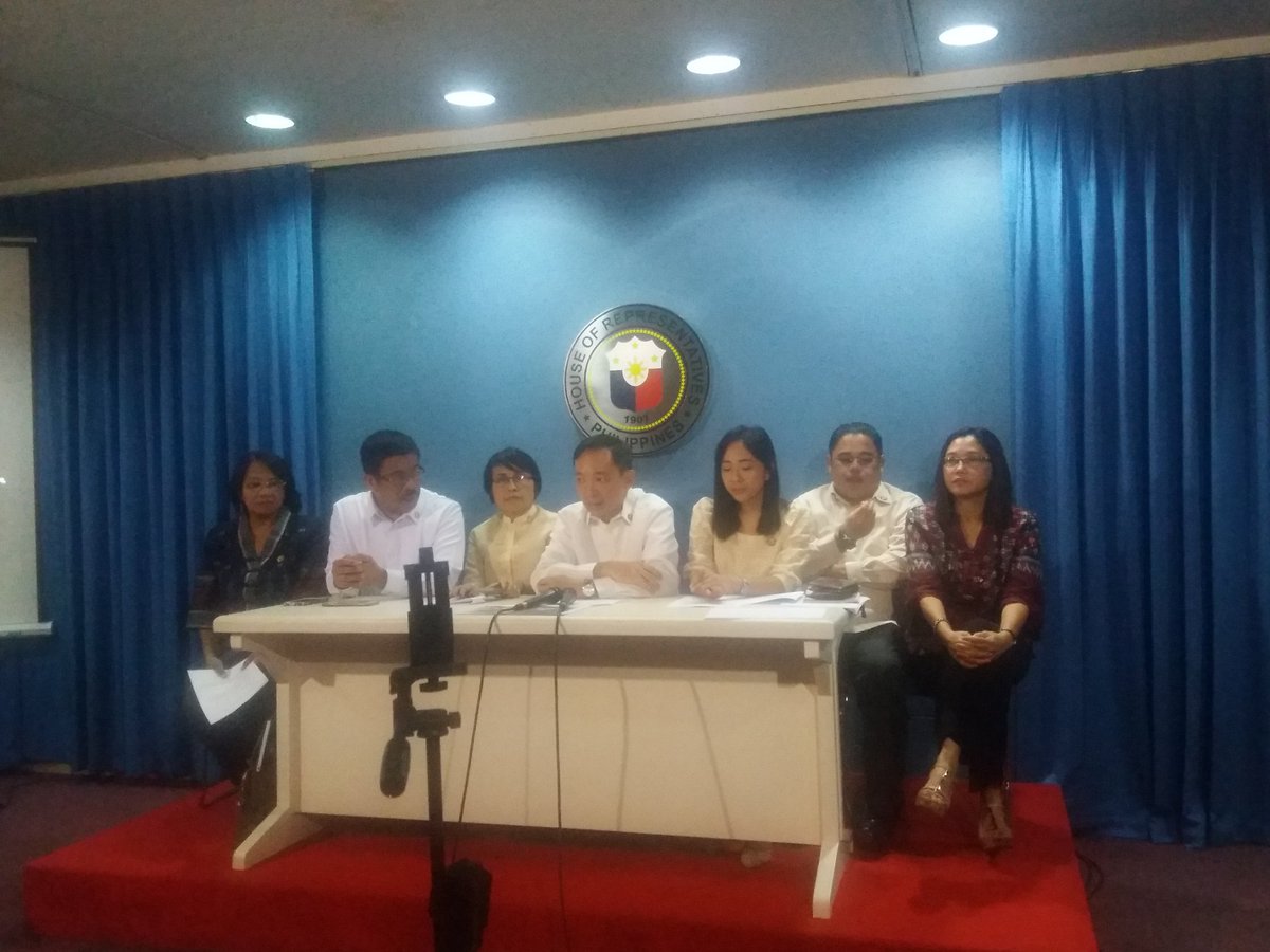 RepArleneBrosas's tweet photo. Makabayan PL reps hold presscon to denounce railroad passage of TRAIN and moves for Charter Change @GabrielaWomenPL @chesenjata @ArleneBrosas @emmidejesus https://t.co/cp7KQKT3OA