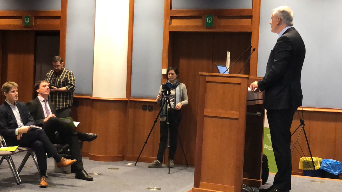 Environ 160 initiatives d’#ecocollab en Belgique cite le CEO d’<a href="/AGInsurancePR/">AG</a> lors de sa conf eco collab à BXL avec Kris Peeters.