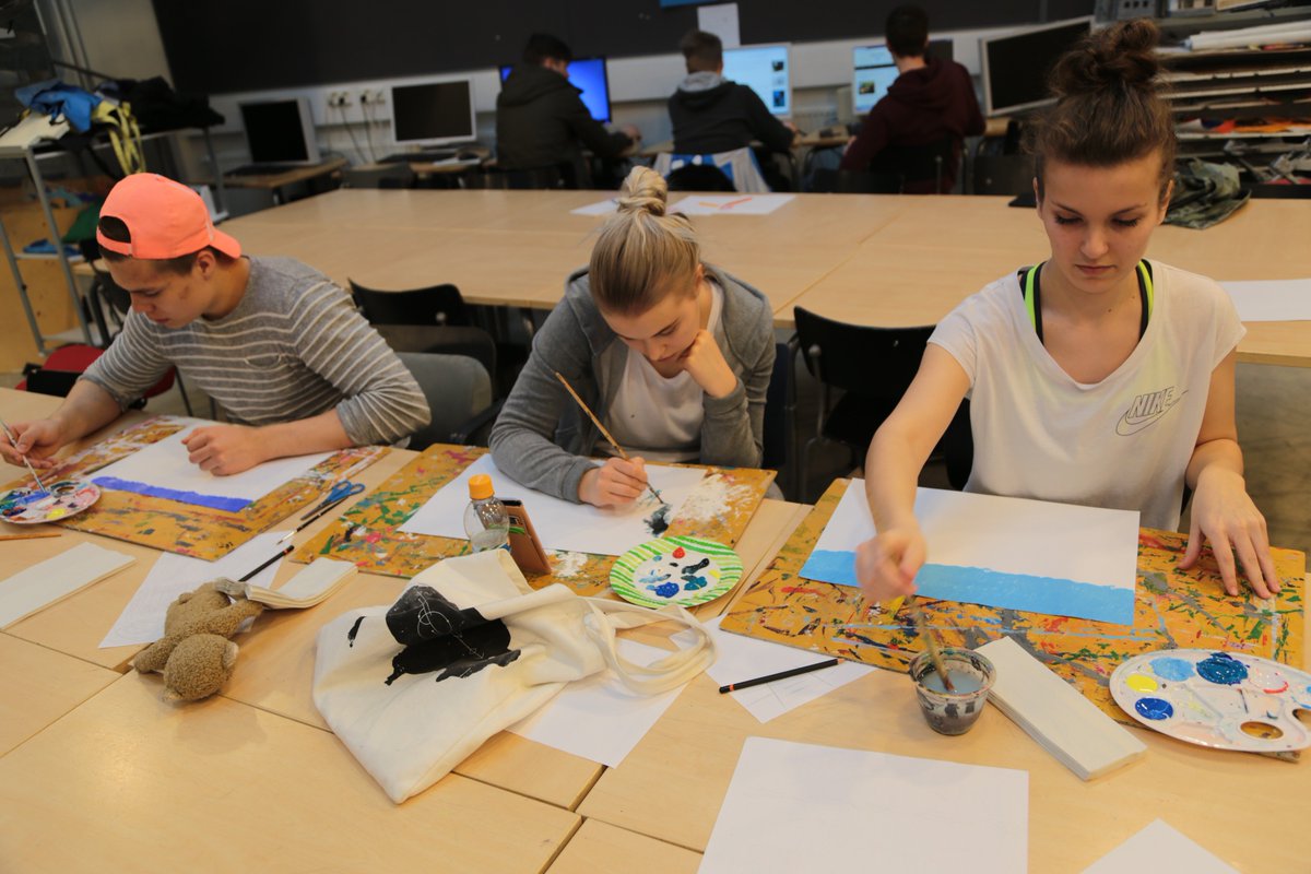 WE WANT YOU!
Avointen ovien päivä Lumossa TIISTAINA klo 13 -15.30!
Luvassa teatterilinjan esittelyä, huikeita osallistavia työpajoja ja tutustumista arkkitehtonisesti upeaan monitoimirakennukseemme. #lukio #yhteishaku #yhteishaku2018 #vantaa #suunnitelma #valinta #tulevaisuus