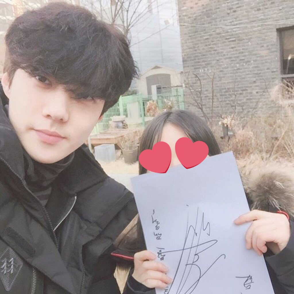 the op who posted these pics of sehun said that sehun is more handsome in real life, tall and has a nice voice. she also said that she’s been a fan of him for 4 years and she loves exo so much ㅠㅠ ahhh how cute ㅠㅠ