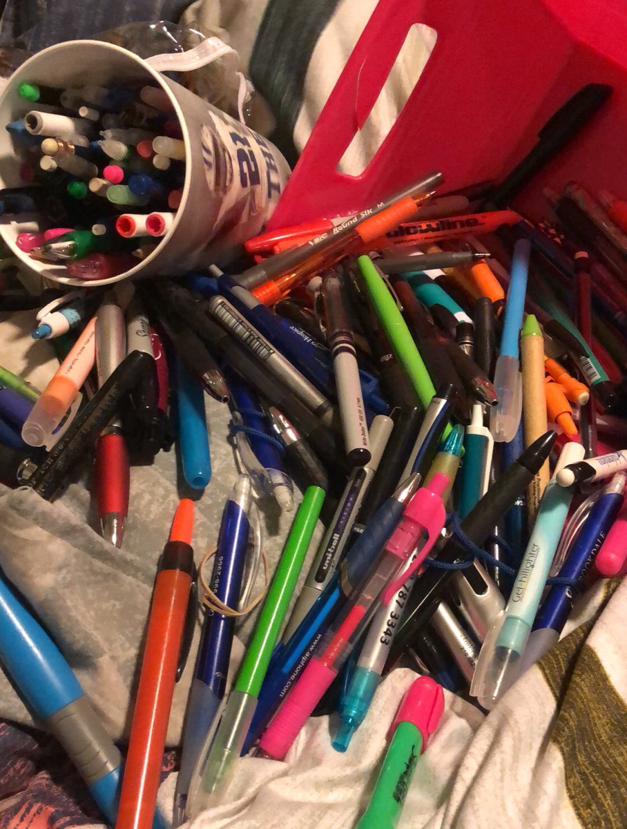 erik86420's tweet image. I’m cleaning the apartment and @MellyDiaz2405 tells me “this is just some of my collection. I threw a bunch away” 🤨🤨😂 #penobsession #isignedupforthis