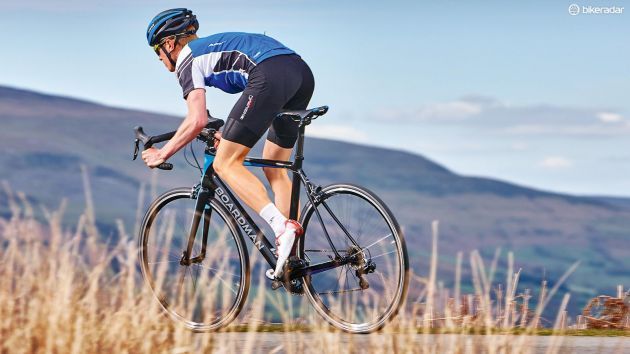 bikeradar's tweet image. 5 tips for tackling a long-distance ride buff.ly/2mBCqvL