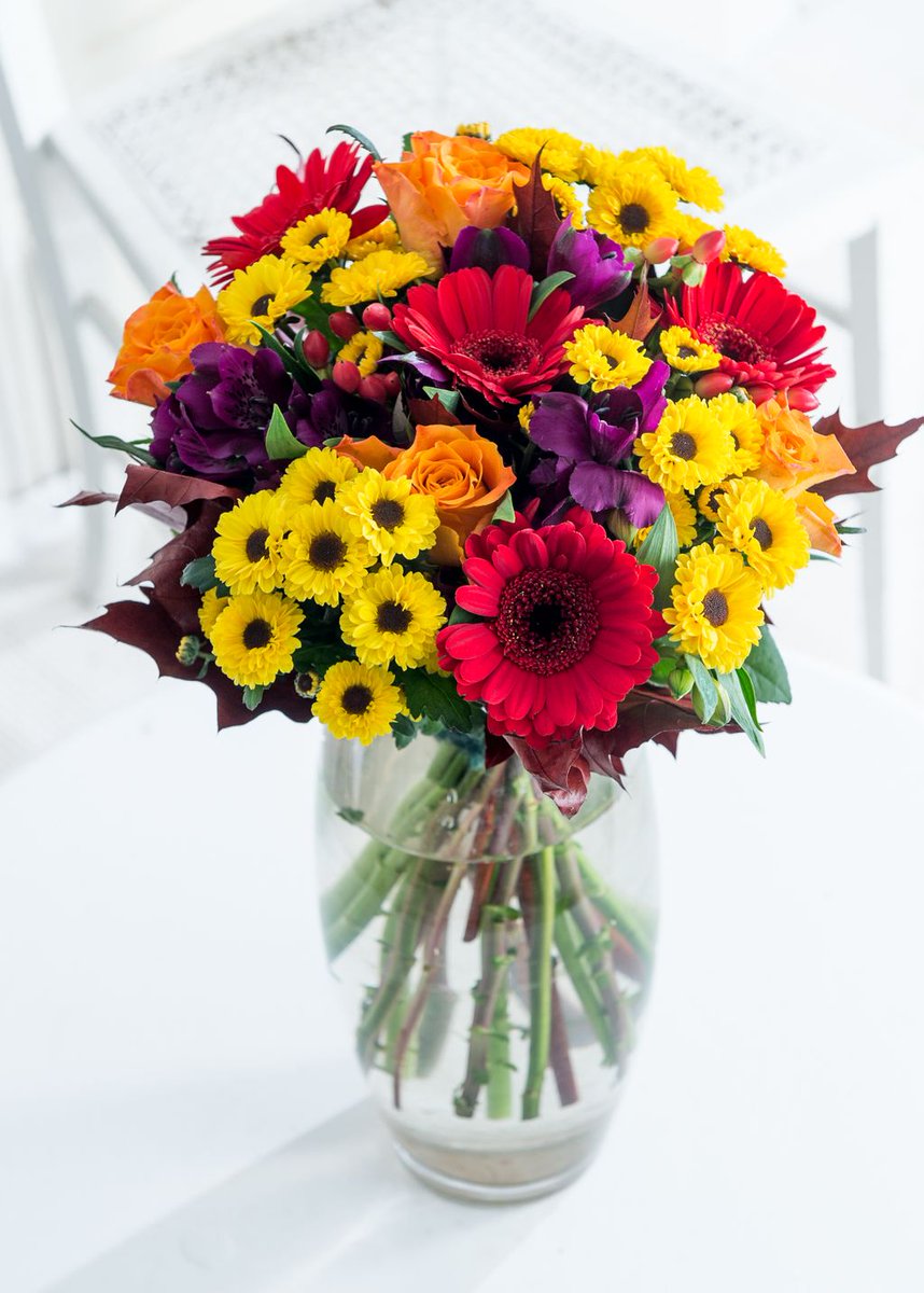 yoursmagazine's tweet image. #RT #WIN! Beat those January blues with a fresh bunch of flowers from @FlyingFlowersUK 💐  buff.ly/2mkZ76q