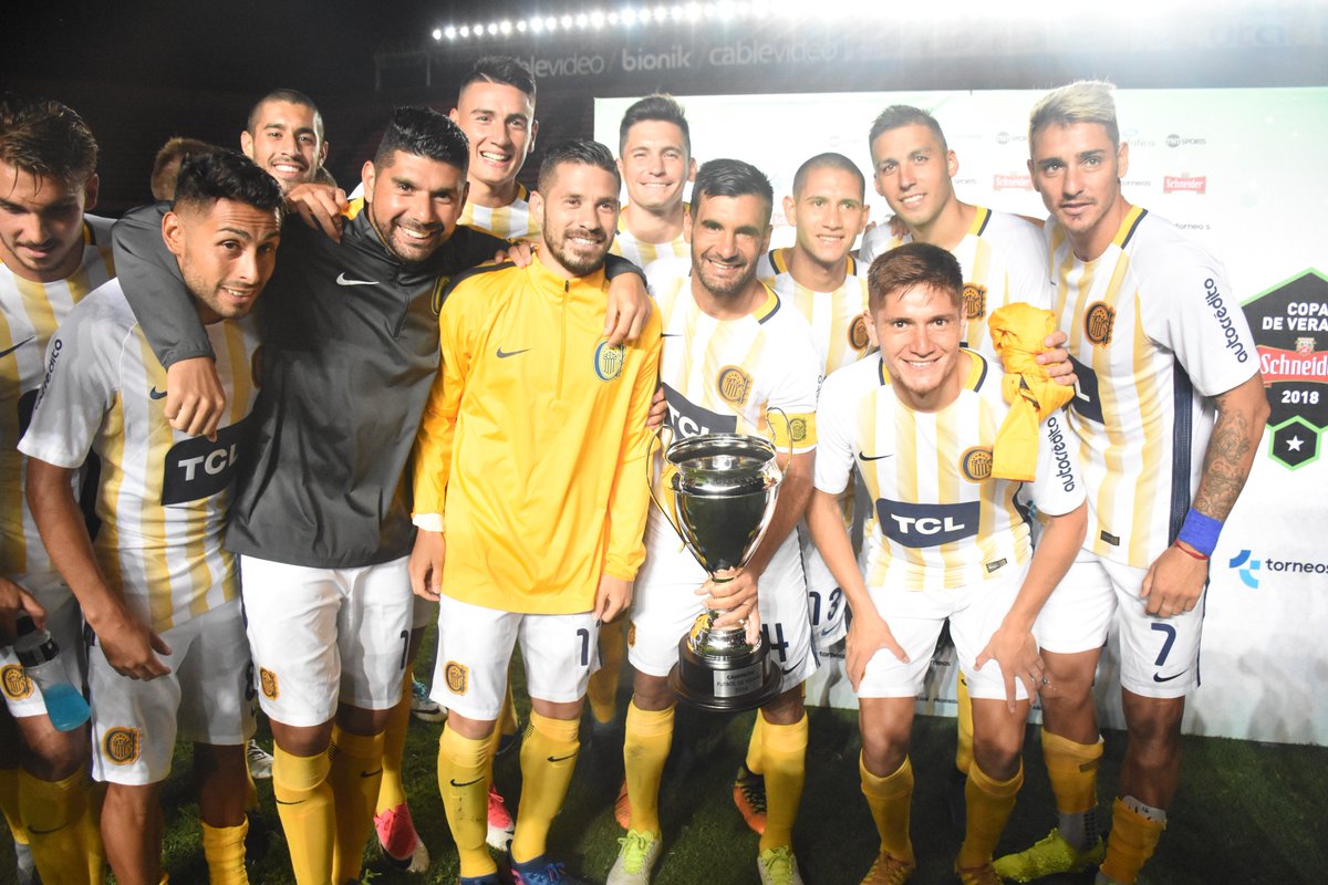 Cronica_ok's tweet photo. Central venció por penales a un Lanús alternativo y se quedó con la copa de verano https://t.co/4naJs0CWeh #UnPartido #UnaCopa #AhoraEsAsí #EntoncesUstedNoLoVioElPartido #OSí https://t.co/p7U5i49PNQ